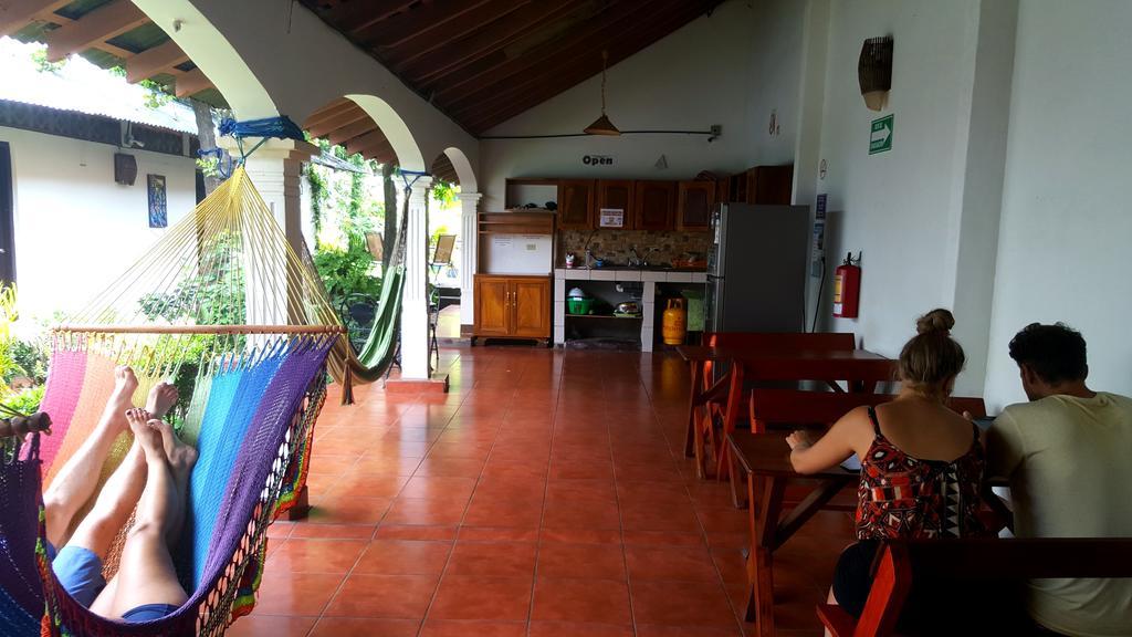 Hostal El Jardin León Exterior foto